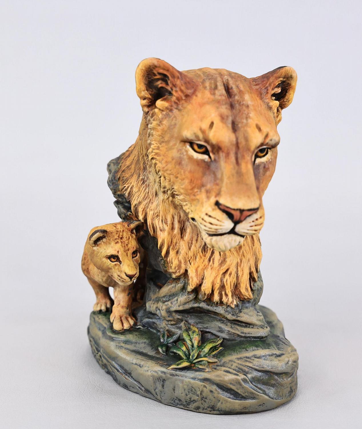 Статуэтка Львица с львёнком (ручная роспись)