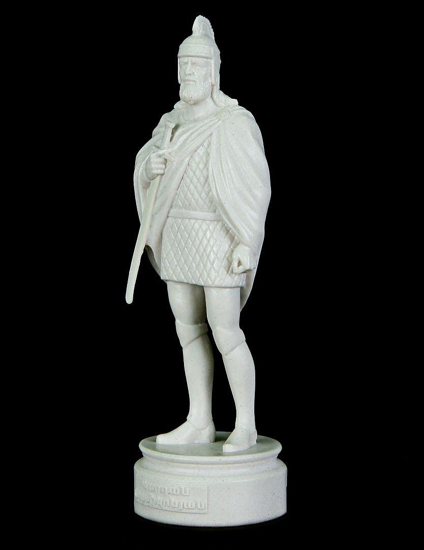 Статуэтка Вардан Мамиконян (цвет белый мрамор)
