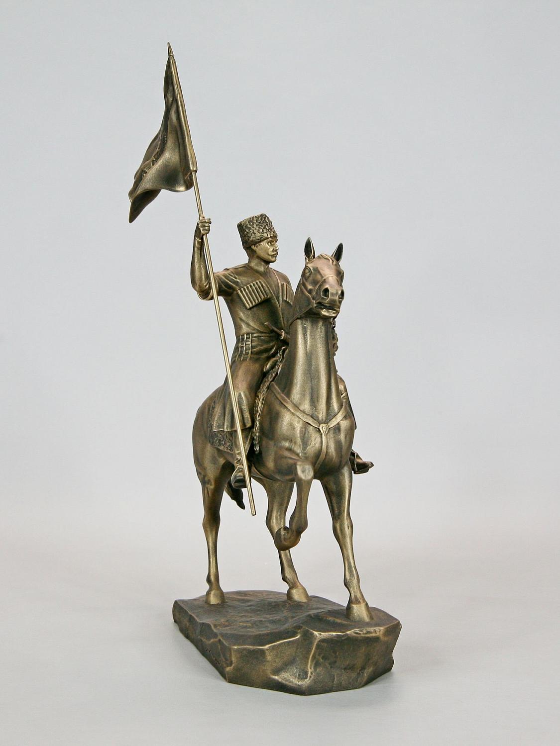 Статуэтка Казак - основатель на коне со знаменем
