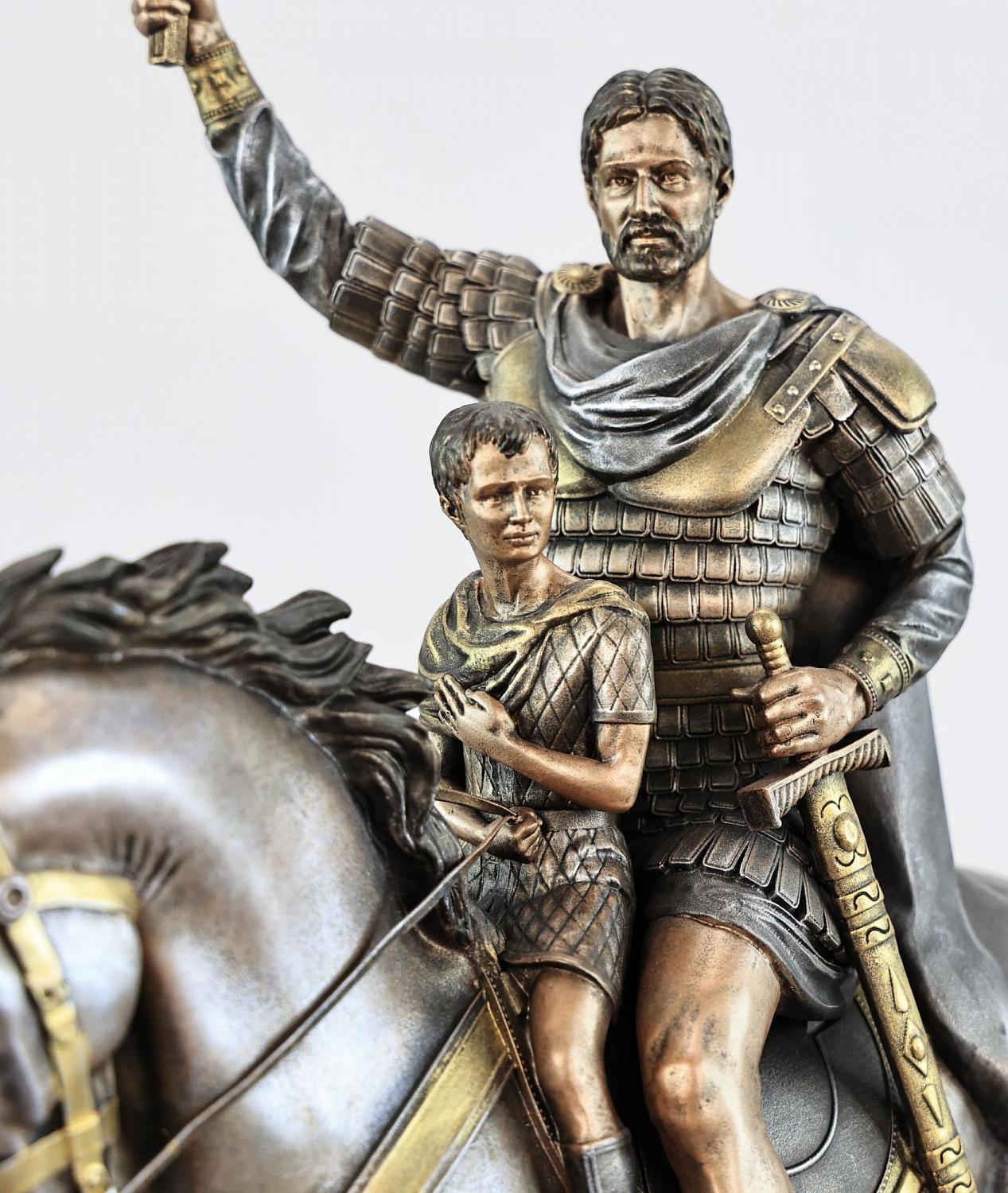 Статуэтка Сурб Саркис с сыном Мартиросом на коне (цвет Вернисаж)